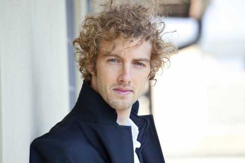 Bari, Feltrinelli: Alessandro D'Avenia presenta ''Ogni storia  una storia d'amore''
